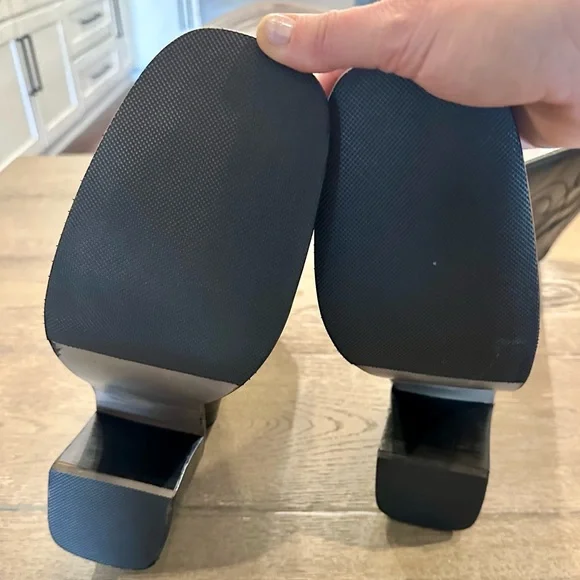 Frye black leather heeled cowboy boots, size 9 - Picture 3 of 4